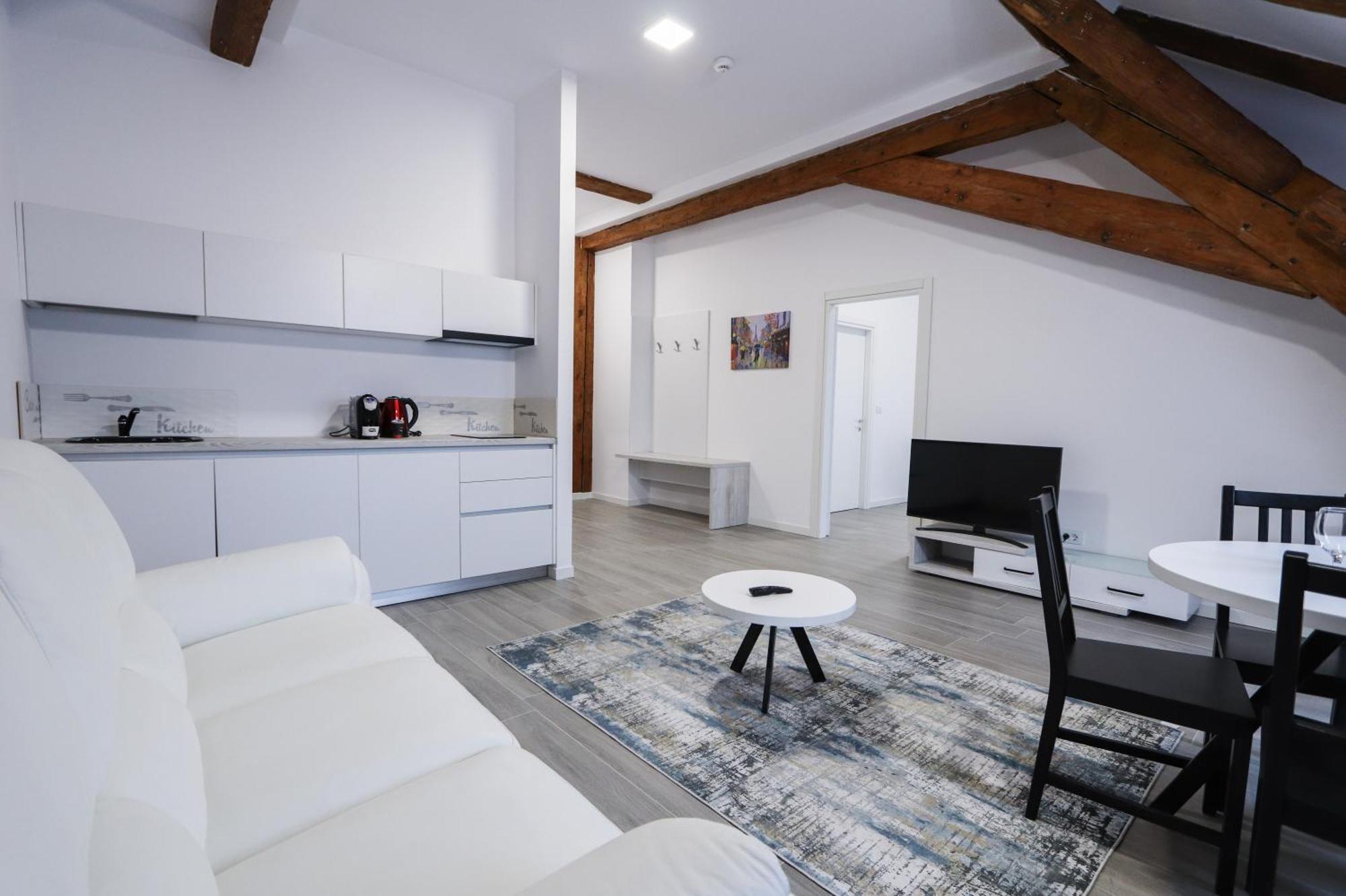 Apartamento Palatul Lugoj Exterior foto
